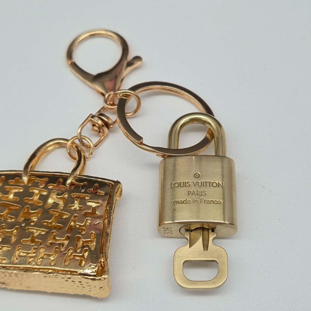 Louis Vuitton Authentic Gold Lock & Key 🔑 Bag Charm + Unbranded Bag Keychain - Picture 5 of 8